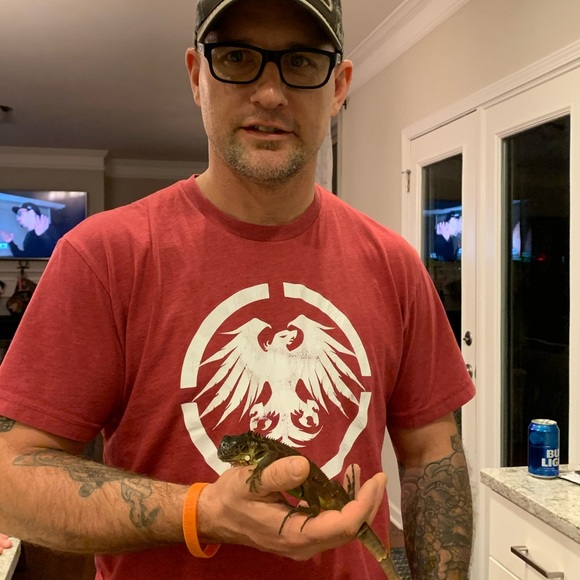 Hello everyone! Everything in my closet is new, like new, or vintage. - Picture 5 of 8